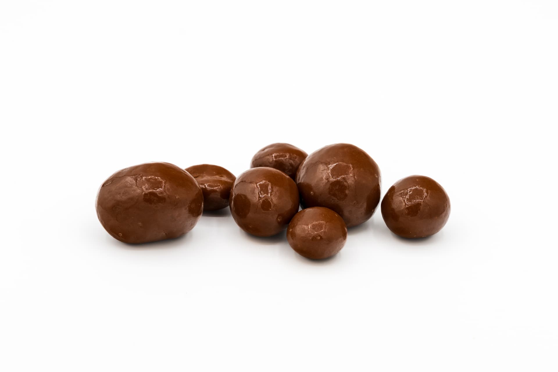 Chocolate Covered Macadamia Nuts/8oz